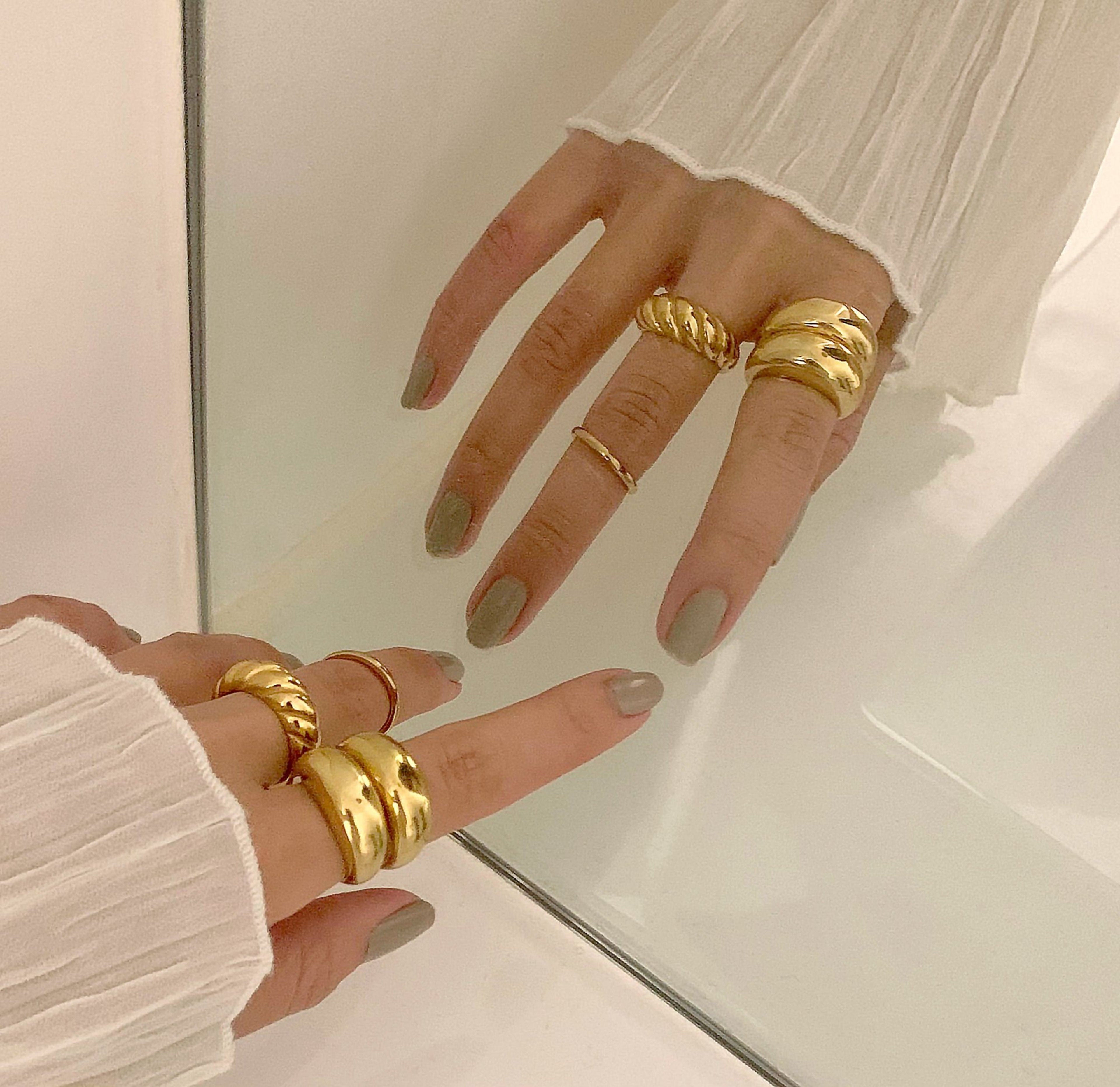 MARGAUX GOLD CROISSANT RING