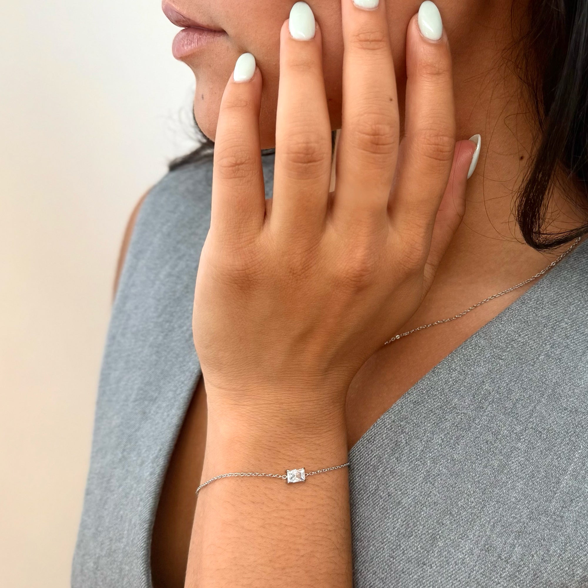 PEYTON SILVER DAINTY EMERALD PENDANT BRACELET