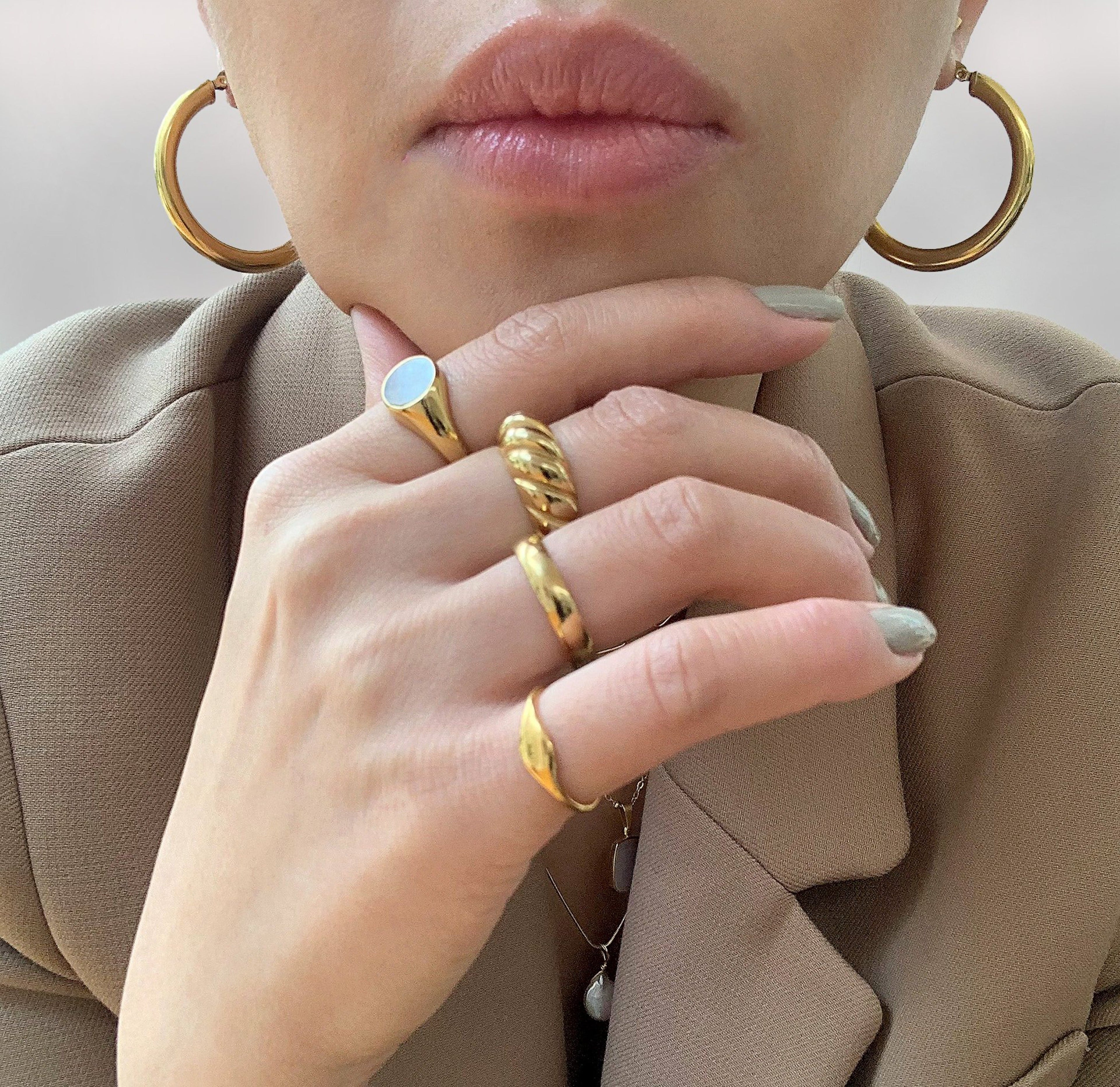 DREW GOLD PINKY SIGNET RING