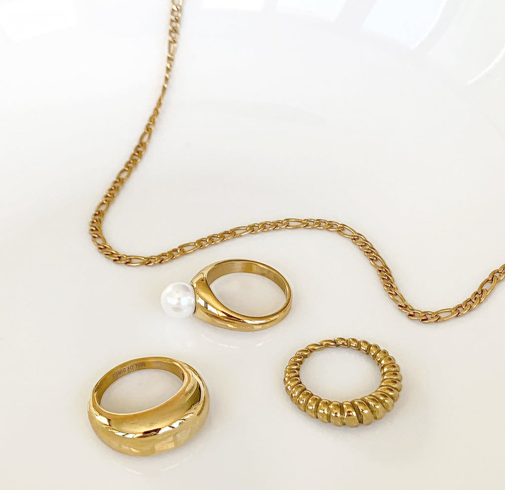 CAPRI GOLD DOME RING