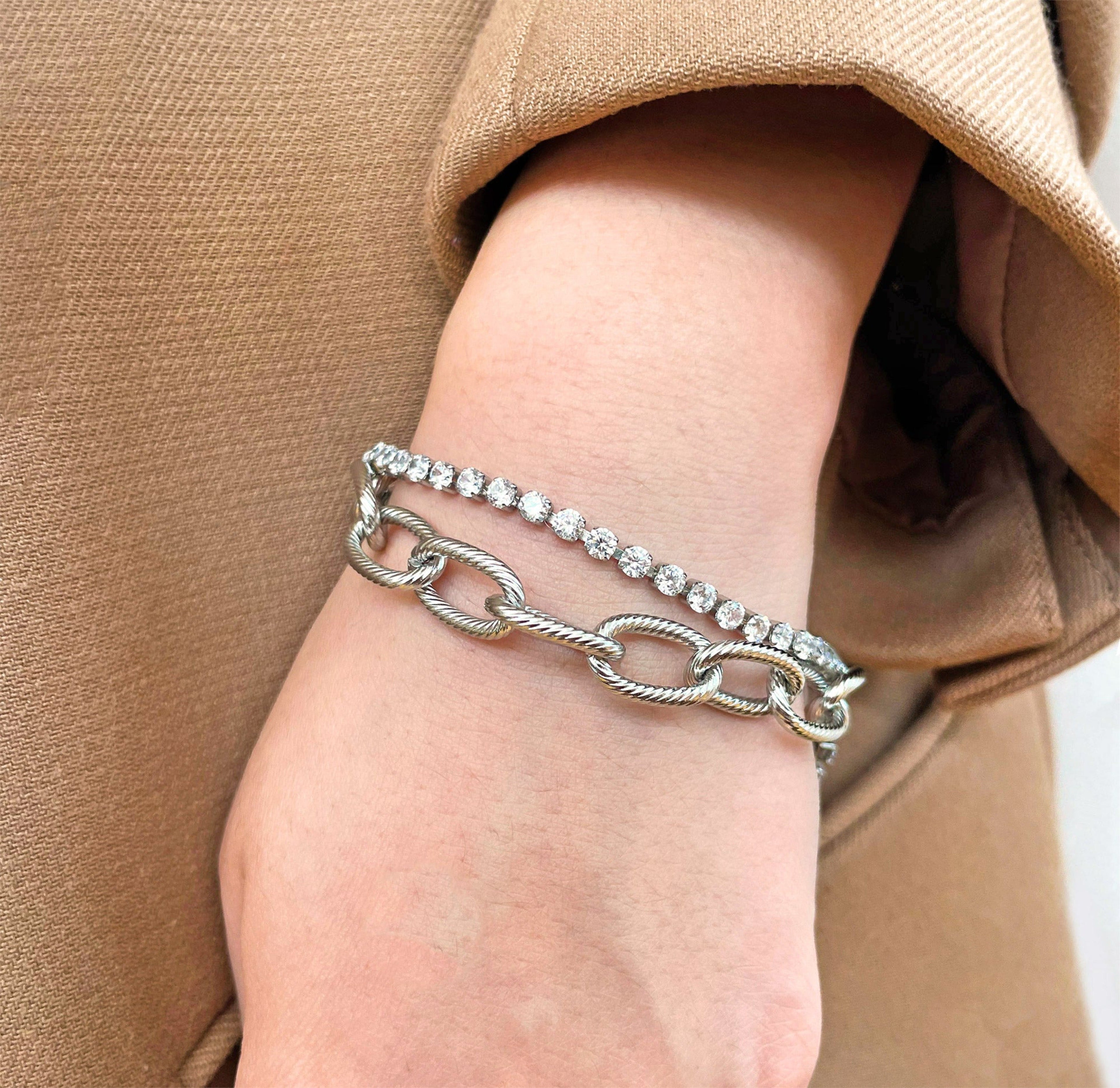 CARLY SILVER TEXTURE LINK CHAIN BRACELET
